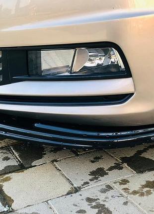 Передня лип накладка (abs) для volkswagen touran 2015- рр