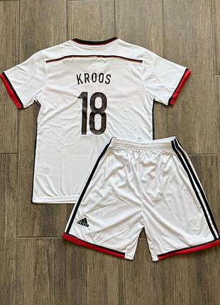 Дитяча ретро футбольна форма німеччина 2014 крос для дітей адідас adidas футболка та шорти kroos germany