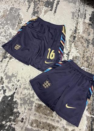 Футбольні шорти nike england на 6 та 10 років
