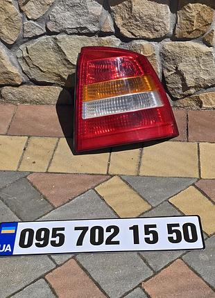 Задні ліхтарі стопи правий з платою opel astra g, опель астра 2 90521544 хетчбек