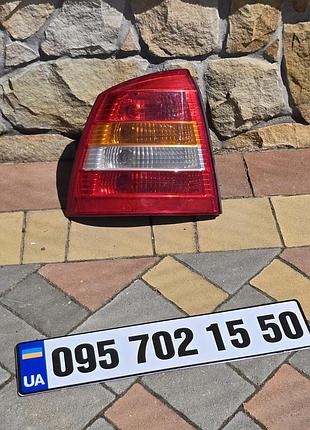 Задні ліхтарі стопи лівий з платою opel astra g, опель астра 2 90521542 хетчбек
