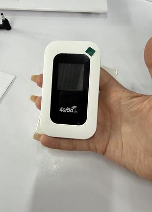 Портативний 4g/5g lte wi-fi роутер mobile hotspot зі слотом для sim-карти та дисплеєм, білий