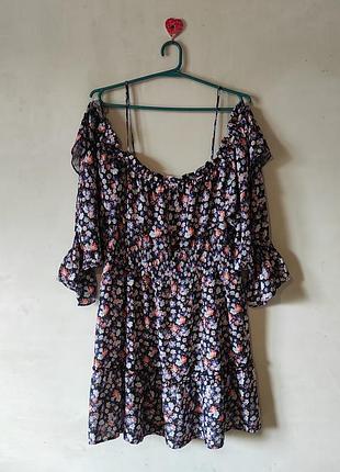 Легка сукня в квітковий принт boohoo з відкритими плечима, батал, 5xl / 6xl (uk 26 / eur 54)