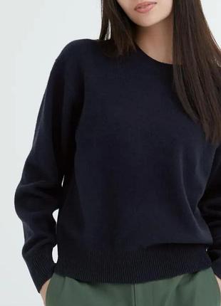Шерстяной, темно синий женский джемпер от uniqlo