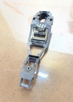 Кронштейн ручки двери правий volkswagen golf iv 3b0837885 r