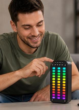 Портативна музична бездротова bluetooth колонка з двома динаміками fm-радіо та яскравим rgb підсвічуванням