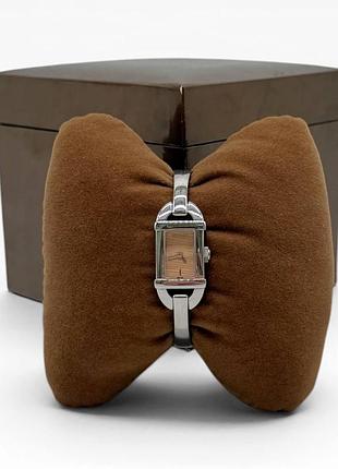 Вінтажний годинник gucci 6800l. swiss made. початок 2000 років