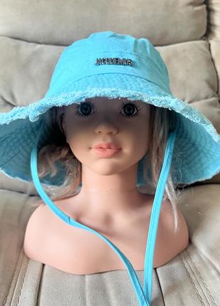 Блакитна панама jacquemus le bob artichaut bucket hat