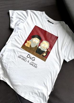 Стильна оверсайз-футболка dolce & gabbana.