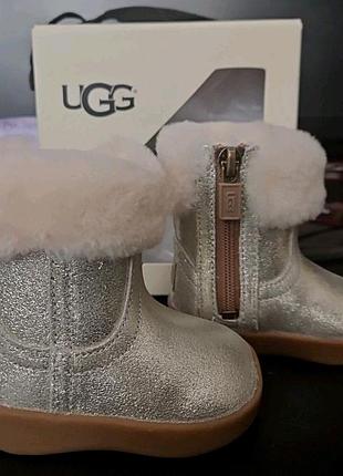 Чобітки ugg