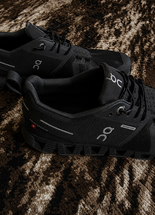 👟 on running cloud, qc. 2
