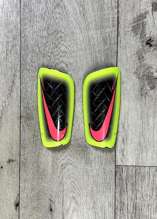 Nike mercurial lite щитки футбольные салатовые защитные