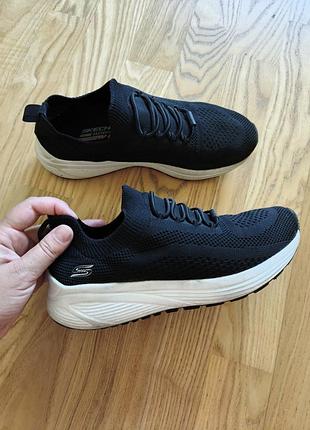 Женские кроссовки sketchers