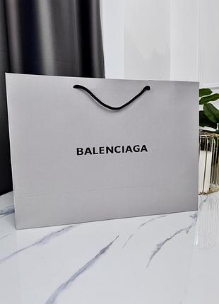 Фирменная упаковка большой пакет balenciaga. подарочная брендовая упаковка пакет баленсиага большой пакет серый