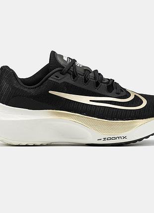 Чоловічі кросівки nike air zoomx fly 5 чорний білий оригінальні 36