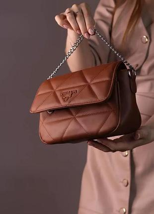Шкіряна брендова сумка прада сумка для дівчини prada із шкіри жіноча класична сумочка