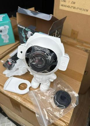 Лазерный led ночник-проектор звездного неба астронавт на 8 режимов с пультом дистанционного управления 120х113х228 мм