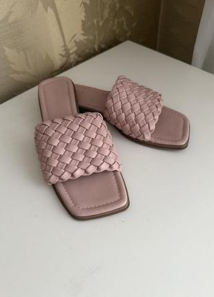 Женские шлепки 🩴