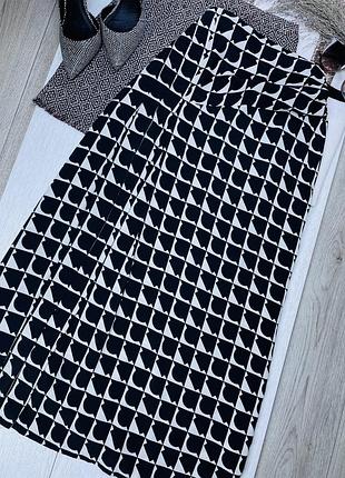 Літня спідниця zara l міді спідниця трапеція чорно біла спідниця пліссе з розрізом на нозі зара