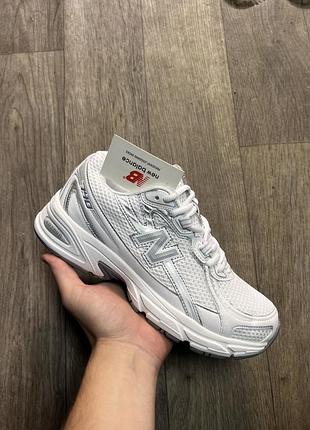 Білі кросівки new balance 740