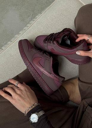 Кросівки жіночі nike dunk low burgundy