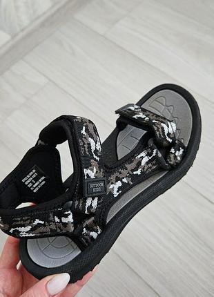 Сандалии для мальчика состояние новых outdoor kids