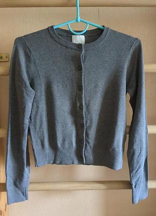 Сіра кофта h&m на гудзиках,віскоза,size xs .