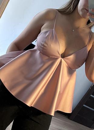 Вечірній атласний топ з баскою (колір пудровий рожевий) h&m 🎀