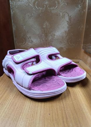 Аквашузы тм adidas для девочки 33 размера.