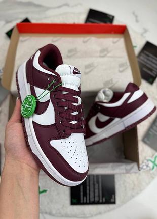 Dunk low team red bordo white