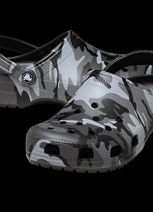 Сабо клонит crocs з камуфляжним візерунком р.m10/w12