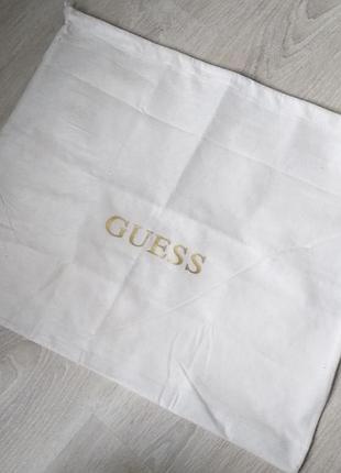 Великий пильовик guess