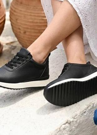 Чорні жіночі кросівки на платформі  р. 36-40