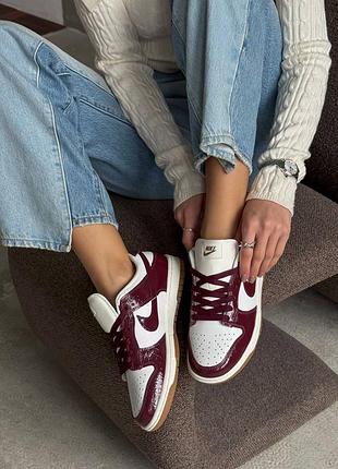 Кросівки жіночі nike sb dunk burgundy croc