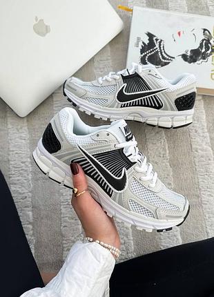 Кросівки жіночі nike zoom vomero 5 white/black