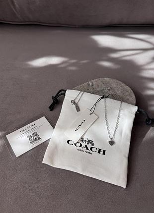 Кольє з підвіскою у формі серця coach necklace with heart-shaped pendant