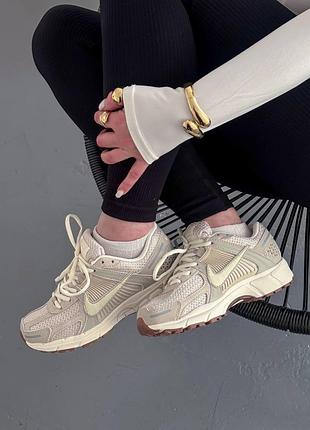 Кросівки жіночі nike zoom vomero 5 beige