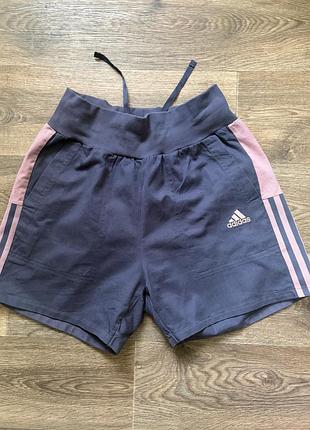 Шорти від бренду adidas