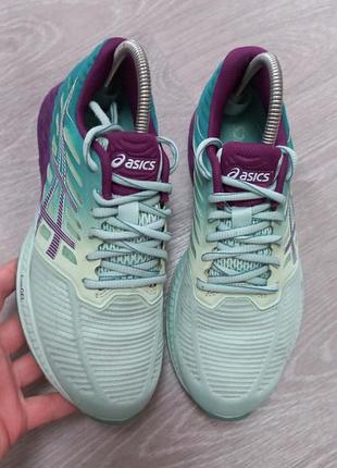 Жіночі кросівки asics