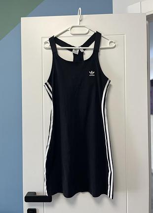 Спортивна сукня adidas
