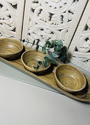 Набір складається з трьох круглих мисок з бамбука