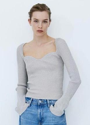 Серебристый джемпер h&amp;m в рубчик с фигурным вырезом
