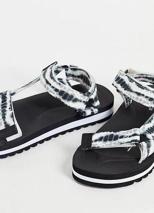 Bershka спортивні чоловічі босоніжки сандалі чорні 28,5 см