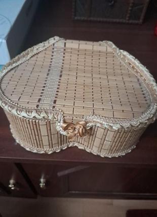 Шкатулка плетеная