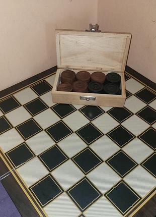Деревянные шашки (набор фишек с коробкой) для нард и шашек. состояние идеально!