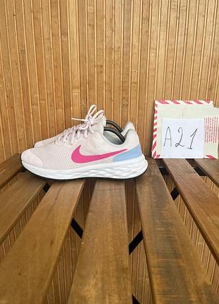 Кросівки nike revolution 6