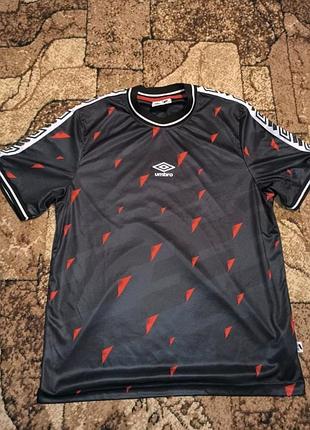 Чоловіча вінтажна / спортивна футболка umbro x carling (розмір m)