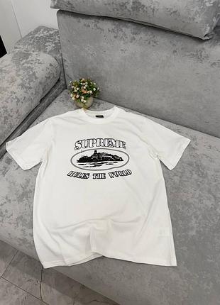 Стильная белая футболка с эффектным фирменным принтом "supreme rules the world". универсальный дизайн,(розмир xs,s,m,l,xl)колiр бiлий