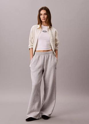 Жіночі штани широкі calvin klein monologo fleece wide leg sweatpants - s