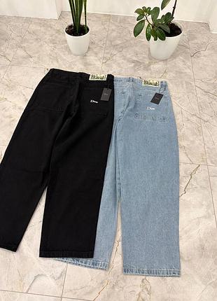 Джинсы dime wide leg 🔥
стильные широкие джинсы dime в двух универсальных цветах:
🖤 чёрный
💙 светло-голубой (варёный деним)
✔ свободный крой